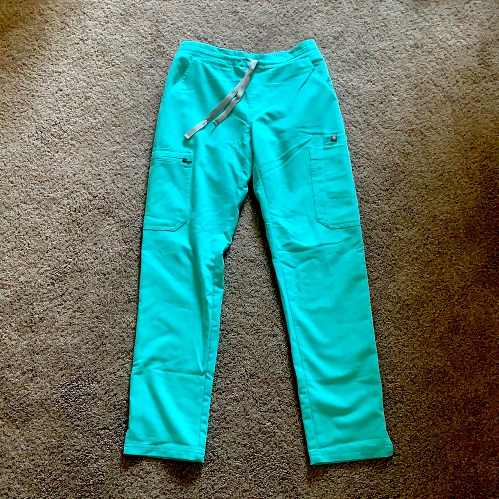 Aqua Figs XXS petite Yola scrub pants and limited edition top